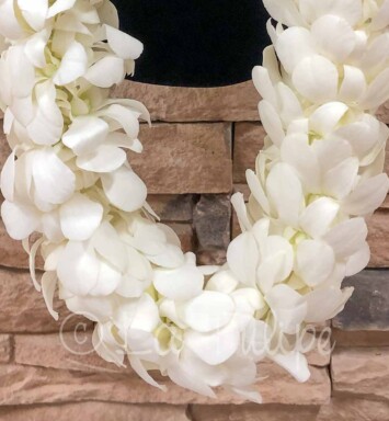 triple white dendrobium orchid hawaiian lei